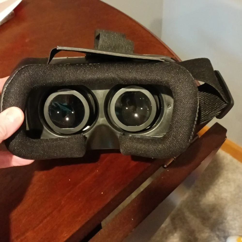 Black Virtual Reality Headset